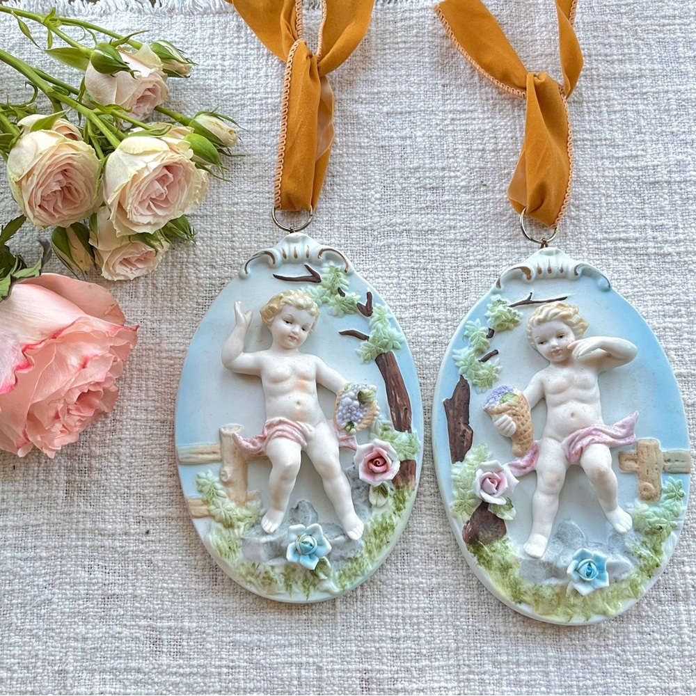 Vintage Set of Cherub Plaques Lipper & Mann Creations, Japan 1940’s Coquettish